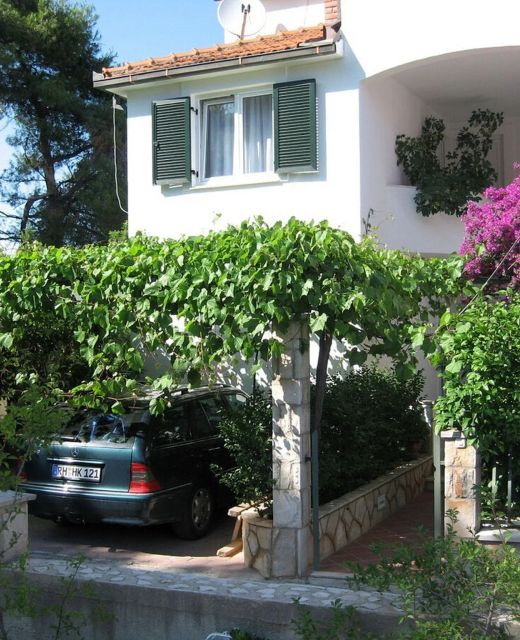 Apartments Jole Vrboska
