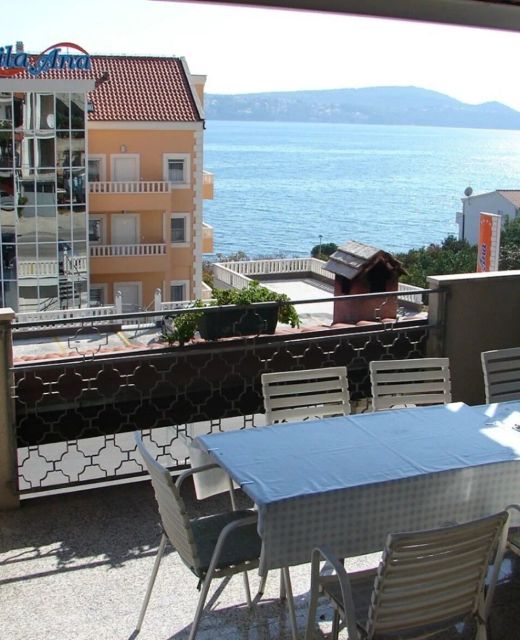 Apartments Milka Seget Donji