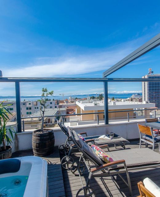 Apartment Jacuzzi Sky Split