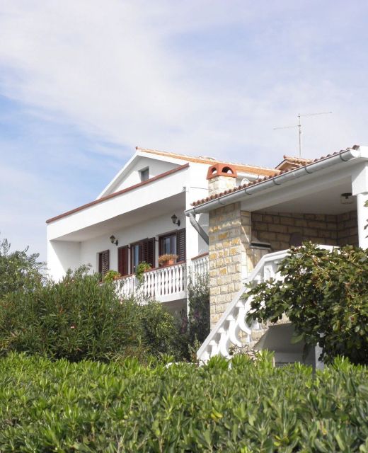 Apartments Pere Povljana
