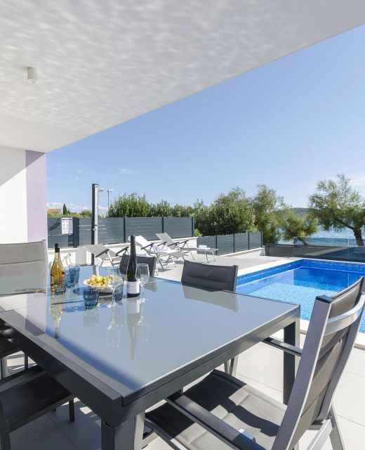Apartment Adriatic with pool Vodice