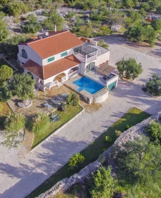 House Stone&Olive Marina