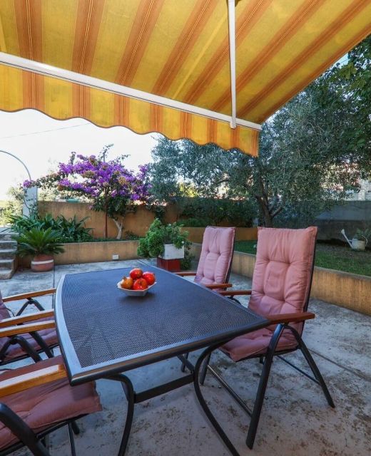 Apartment Gašpe Sutomiscica