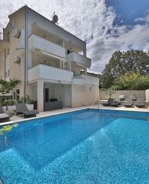 Apartments Bozo Okrug Donji