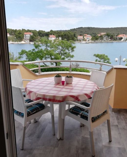 Apartments Marijan Veli Rat