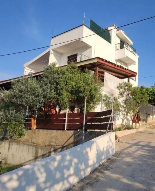 Apartments Vlado Rogac