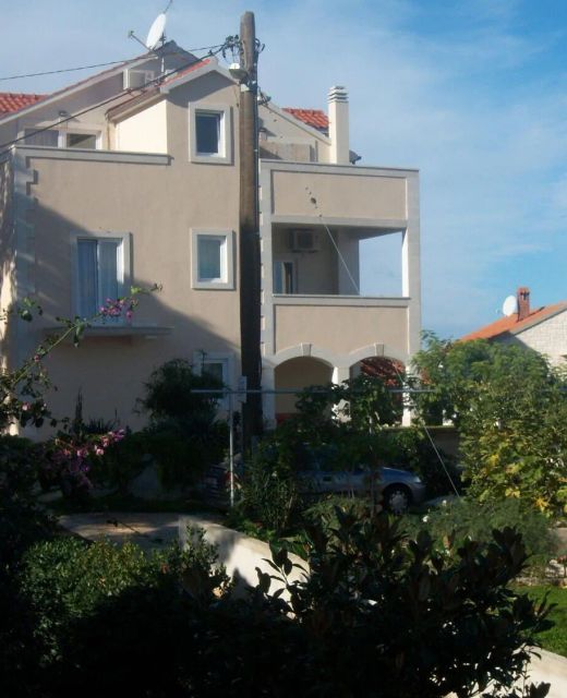 Apartment Orange Postira