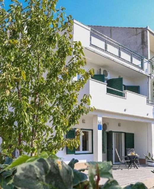 Apartments Slavko with terrace Kastel Stari