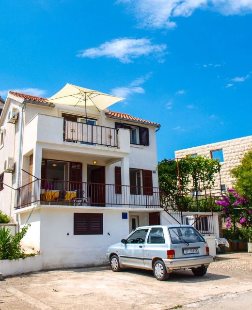 Apartment Jela Postira