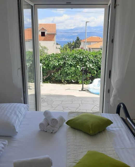 Apartments With Parking Space Supetar, Brač - 23372 Supetar