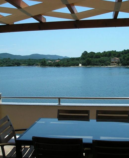 Apartments Ivo Veli Rat