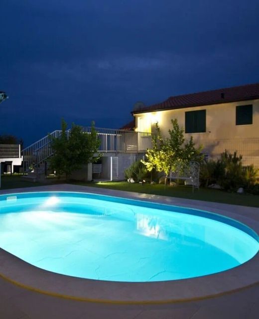 House Miho Omis