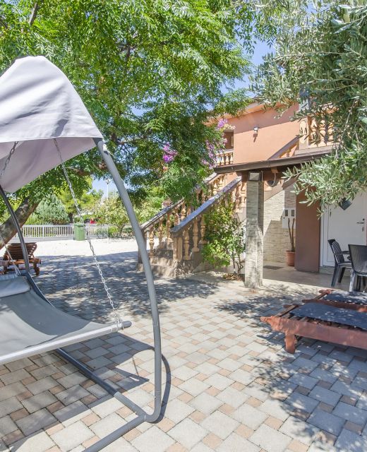 Apartments Lovely Courtyard Vir