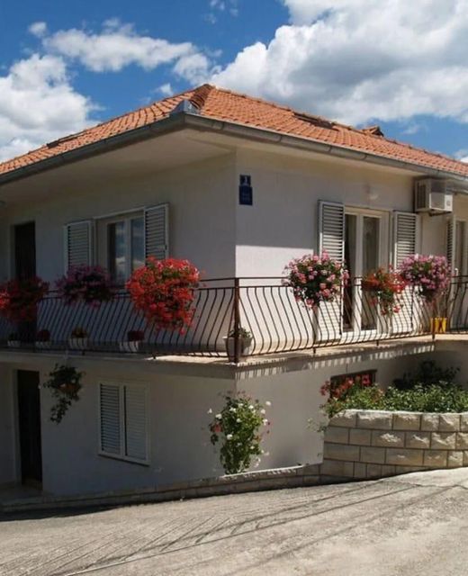 Apartment Pavin Poljana