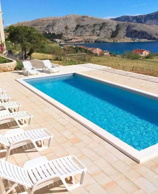 Apartments PoolHouse Metajna