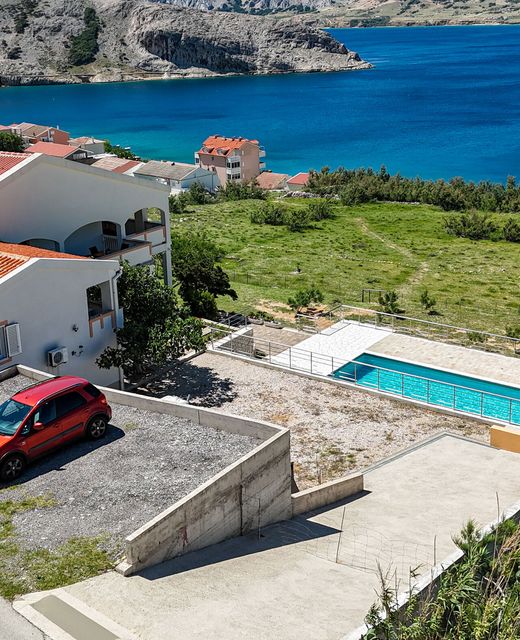 Apartments PoolHouse Metajna