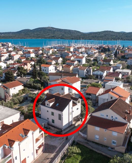 Apartments With Parking Space Pirovac, Šibenik - 22567 Pirovac