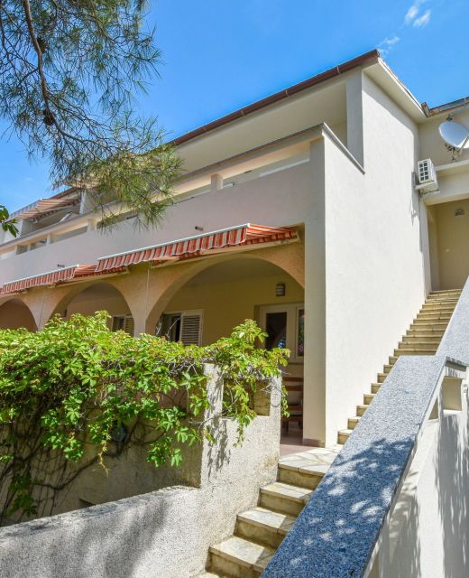 Apartment Oleandra Mandre