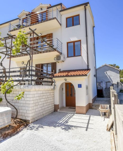 Apartments Mareni Razanj