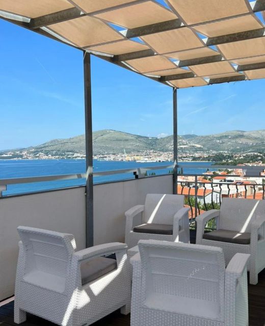 Apartment Violet Okrug Gornji