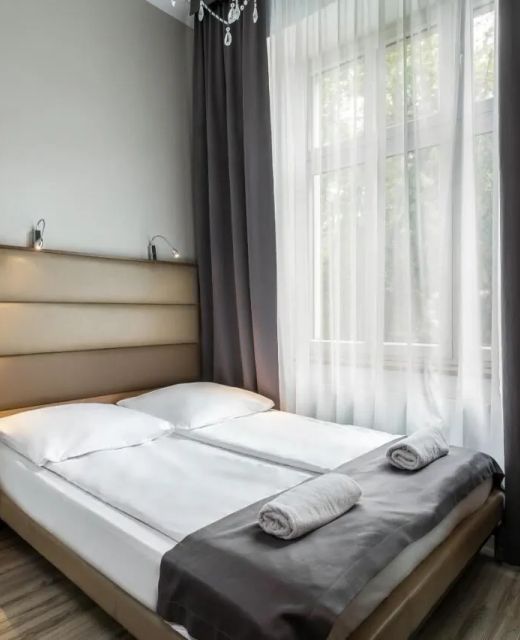G12 Aparthotel