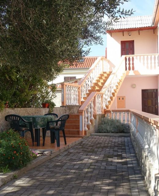 Apartment Jakov Nin