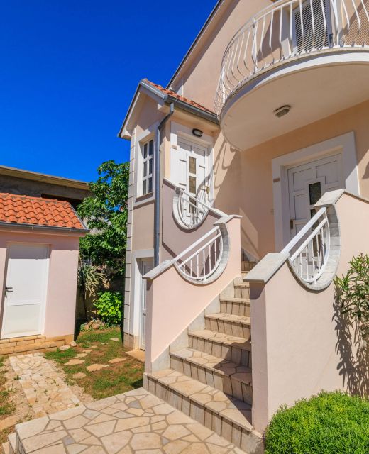 Apartments Villa Mala Povile