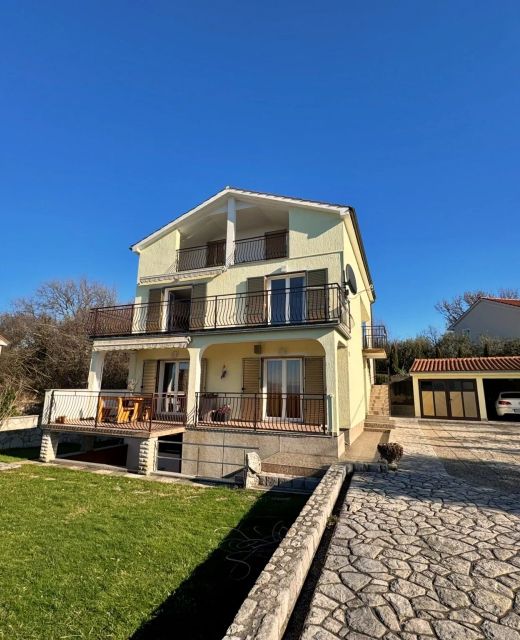 Apartments Pavle Malinska