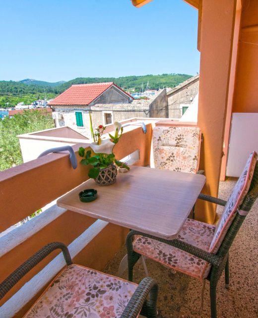 Apartment Neno Sutomiscica