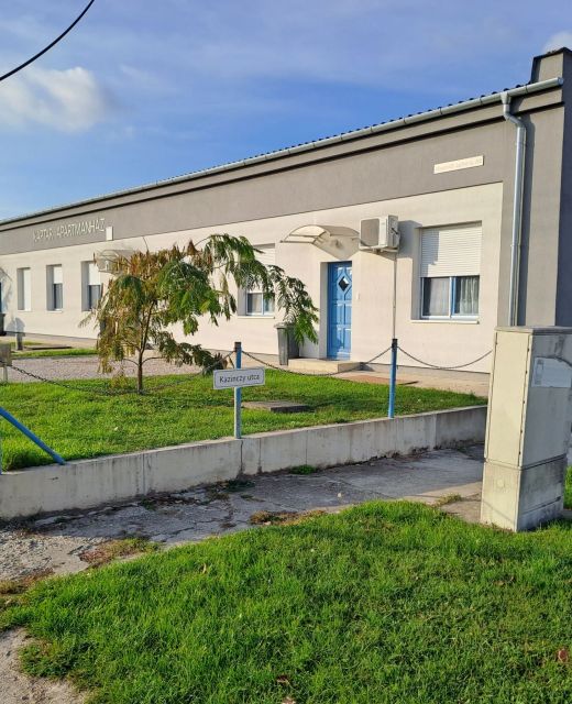 Kaptár Apartman Ács