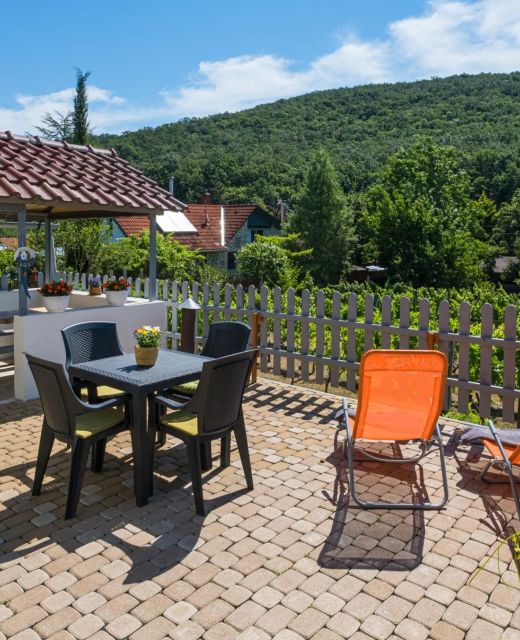 Nevenincs NYARALÓ Balatonfüred