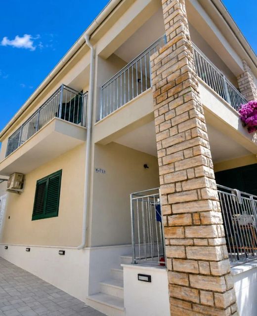 Apartments Mateo Primosten