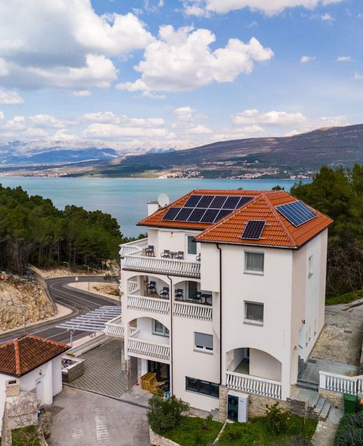 Apartments and Rooms Stipanovi Dvori Donji Karin