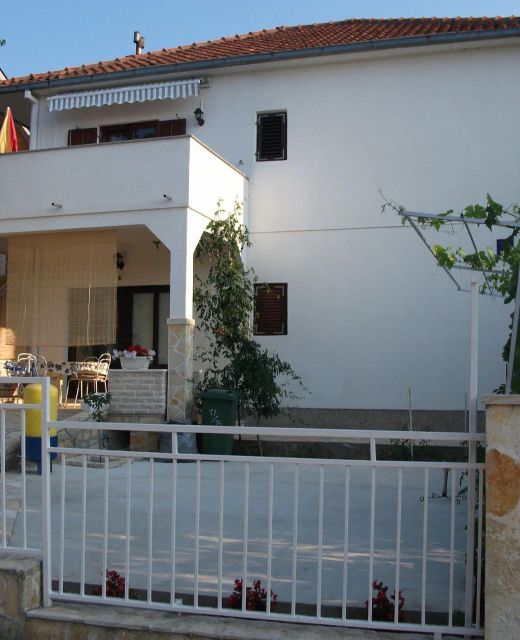 Apartment Dusko Karin Gornji