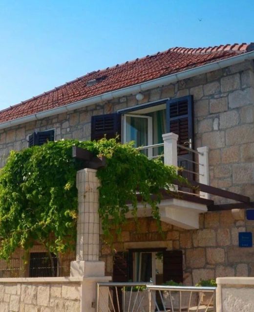Apartment Zoran Postira