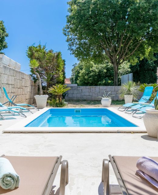 Seaside Luxury Villa With A Swimming Pool Split - 23559