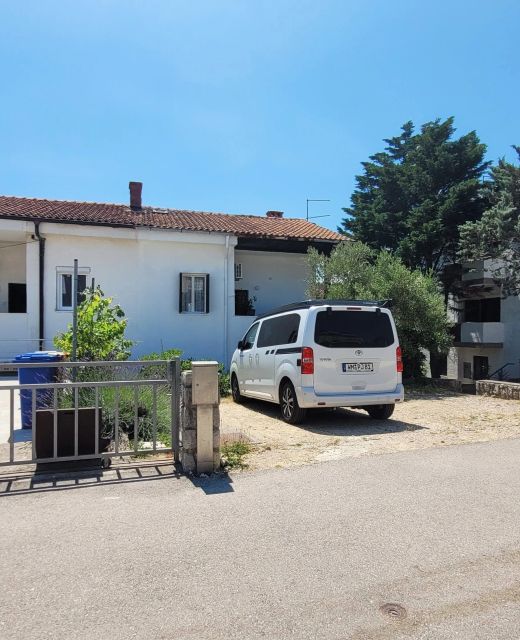 Apartments With Parking Space Krk - 23675