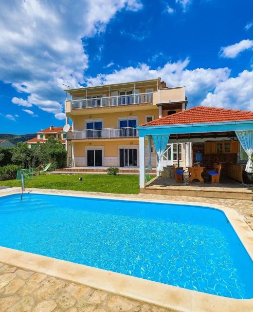 Holiday House With A Swimming Pool Kaštel Lukšić, Kaštela - 23710 Kaštel Lukšić