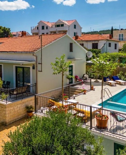 Family Friendly House With A Swimming Pool Supetar, Brač - 23813 Supetar