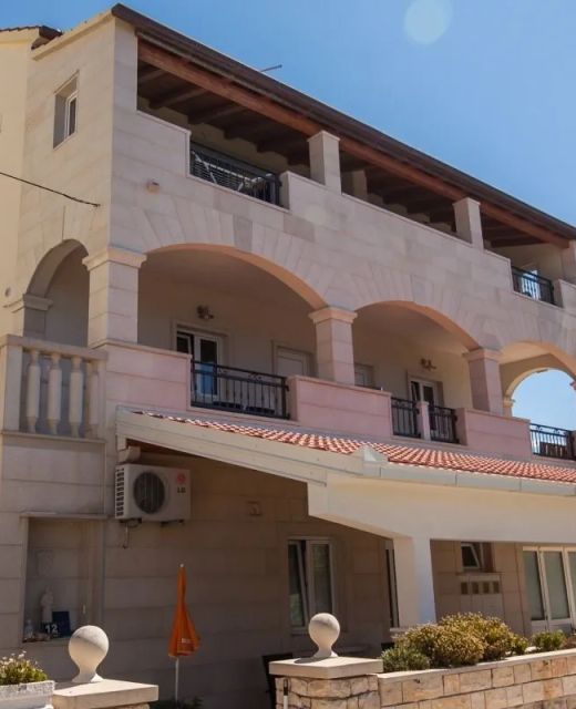 Apartments With Parking Space Bol, Brač - 23848 Bol