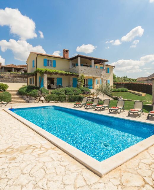 Villa Vista Azzurra s bazenom u zelenoj unutrašnjosti Istre Sveti Lovrec