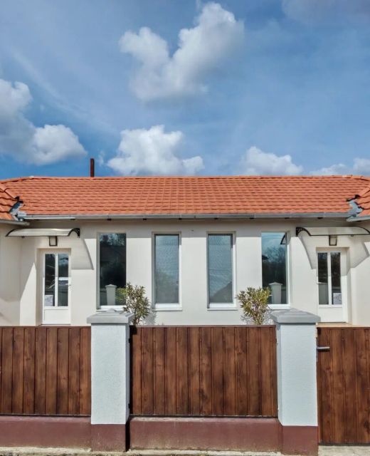 Liget Apartman Zsarolyán