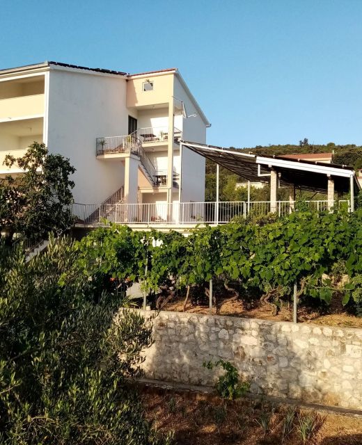 Apartments Nar Vinisce