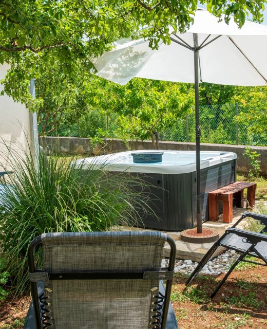 House Tamy - with jacuzzi Srijane