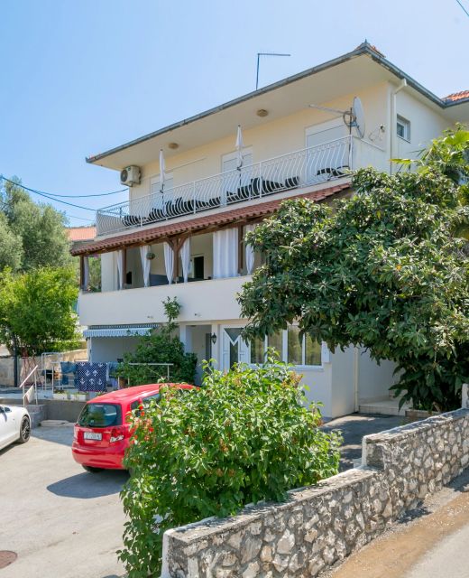 Apartments With Parking Space Okrug Gornji, Čiovo - 23007 Okrug Gornji