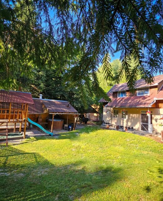 Cabana Greenwood Guesthouse Joseni