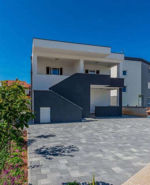 Apartment Mutak Vir