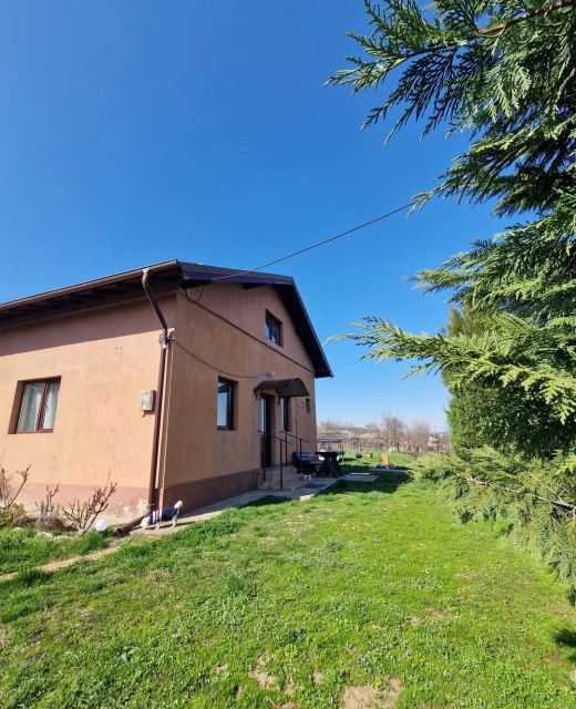 Family's UpHouse Iepureşti