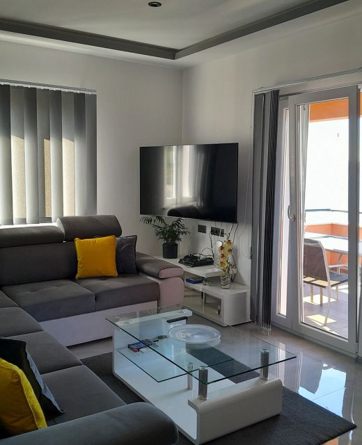 Apartments With Parking Space Omiš - 23229