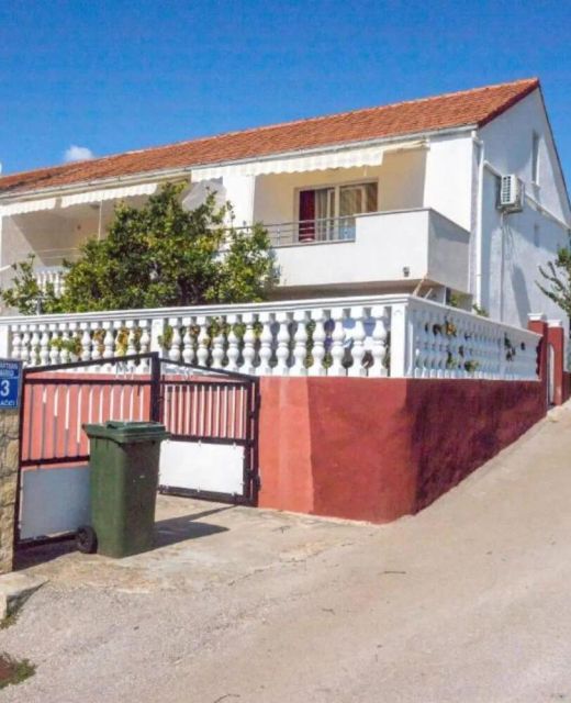 Apartments Mari Vinisce